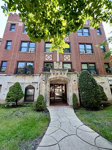 1st image of 4427 N Seeley Ave APT 302