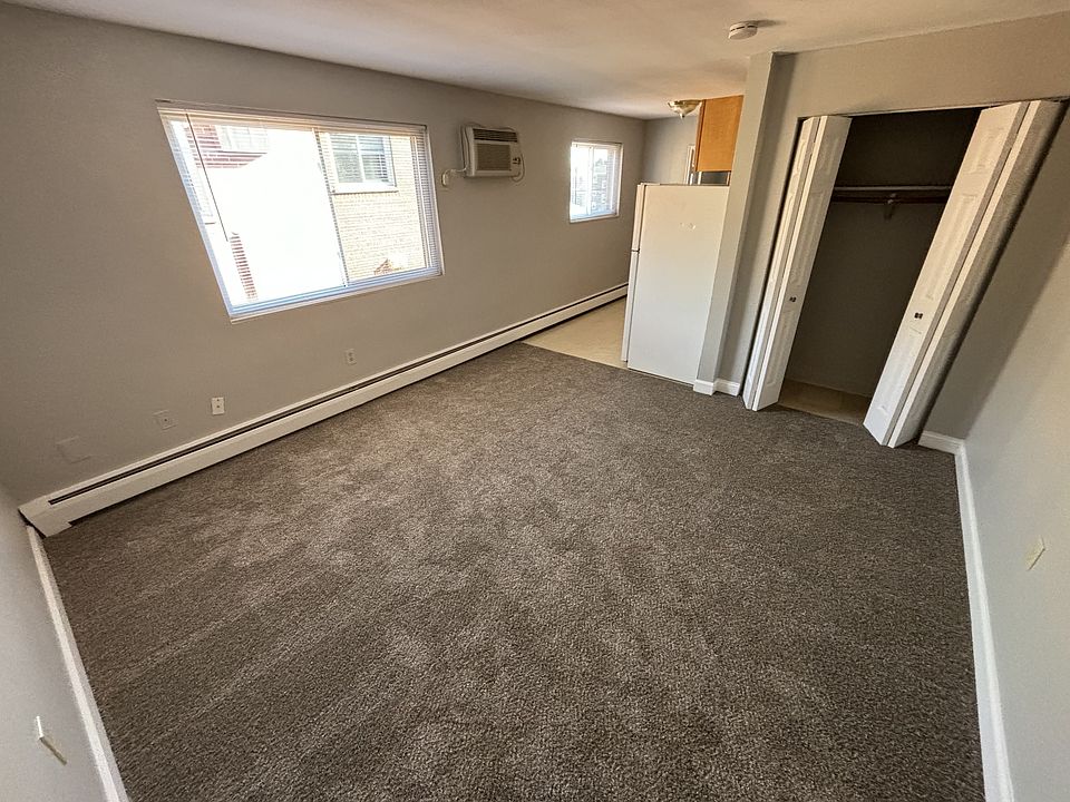 1st image of 2208 Lawn Ave #10