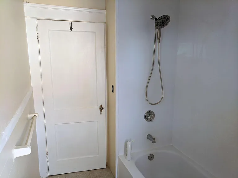 95 Woodbine St — Photo 10