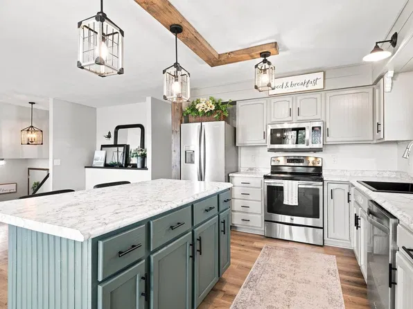 1601 S LINCOLN AVENUE, Marshfield, WI 54449