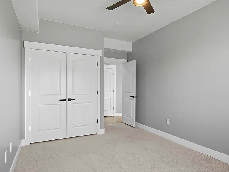 1047 W Boston Ct #B — Photo 11