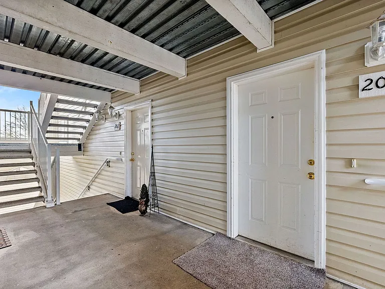 Vessey Park Apartments — Photo 17