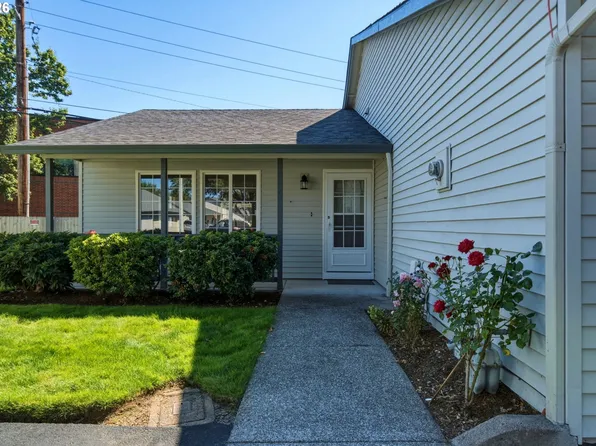8323 NE 54th St, Vancouver, WA 98662