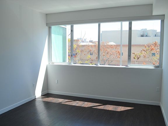 3rd image of 525 Santa Monica Blvd #205