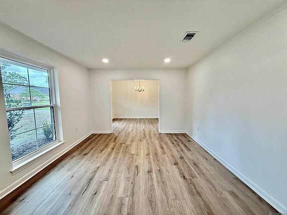 4th image of 1404 Rue Desiree