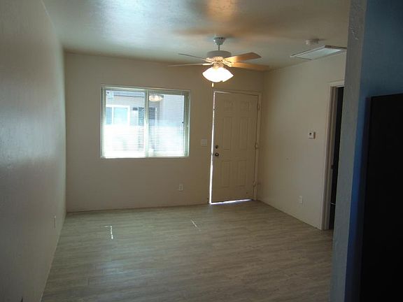 4th image of 630 E Elm St #650