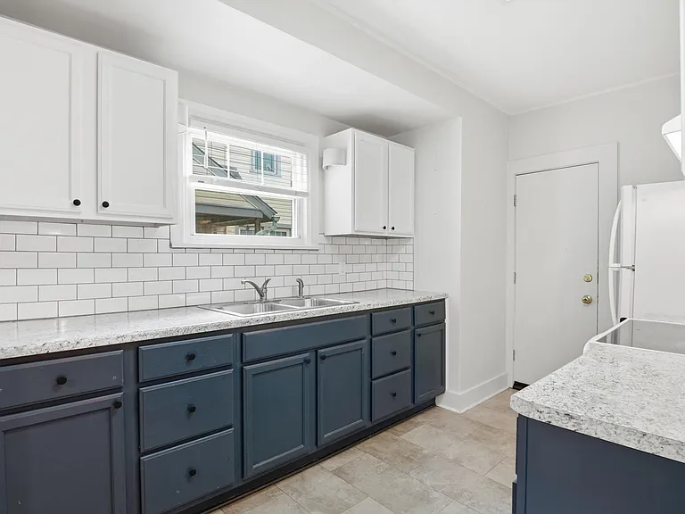 707 Harrison St — Photo 37