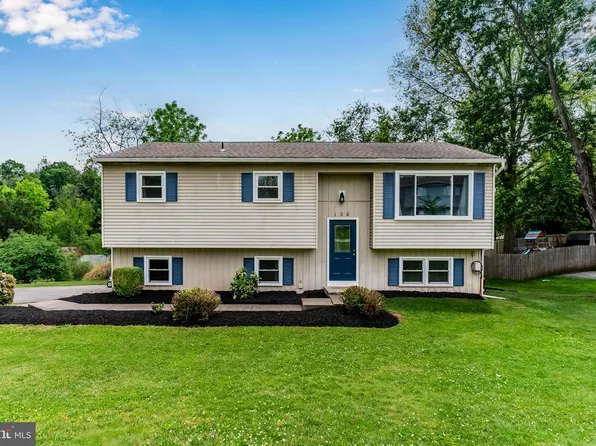 120 Black Walnut Dr, Etters, PA 17319