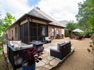 2347 Abbeyglen Cir, Hoover, AL 35226