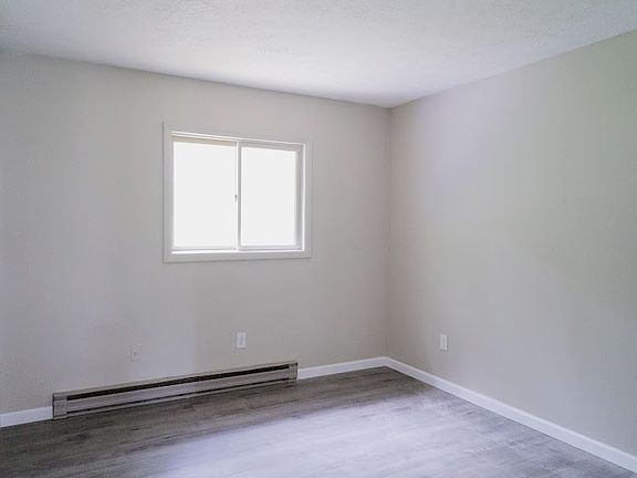 2nd image of 3222 Evergreen Cir #B