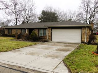 920 Amlin Dr, Xenia, OH 45385