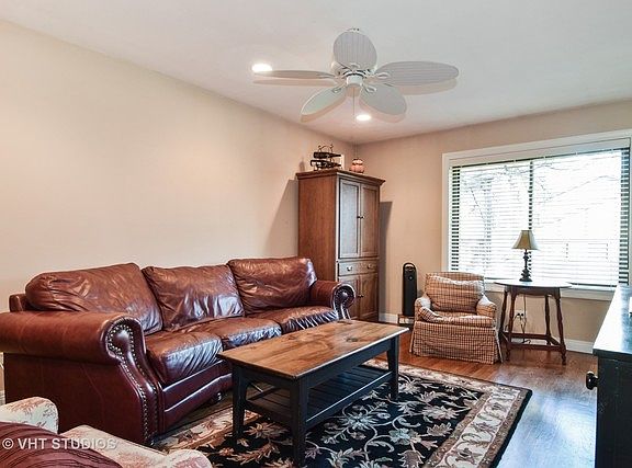 2nd image of 17W683 Kirkland Ln