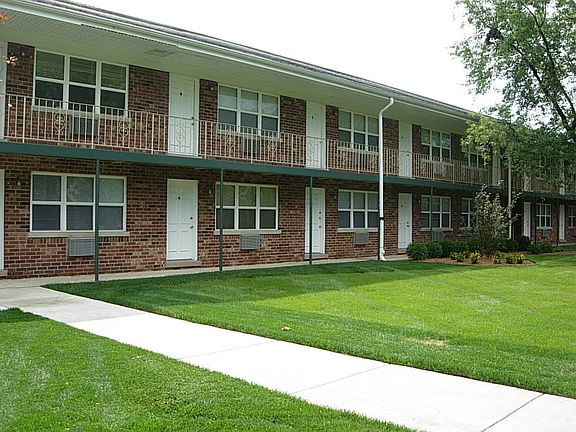 3rd image of 15 Briar St APT 19