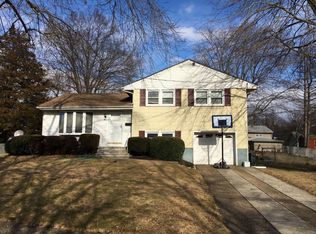 4 Hawthorne Rd, Gibbsboro, NJ 08026