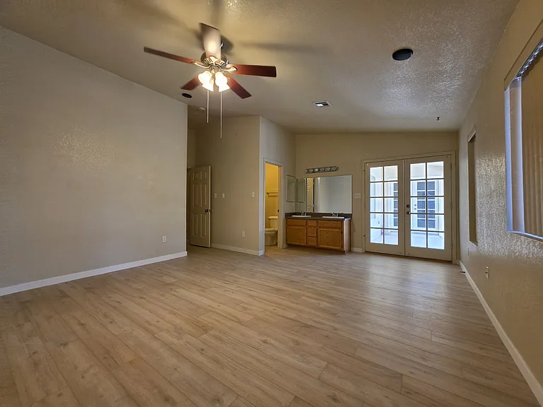 11260 E 27th Pl — Photo 15