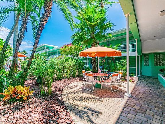 4th image of 11730 Gulf Blvd #39