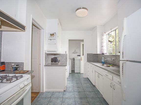 3rd image of 22929 Anza Ave