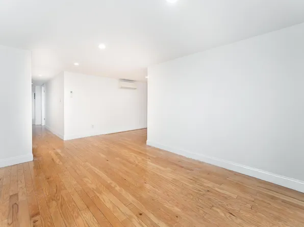 120 East 17th Street image 9 of 15