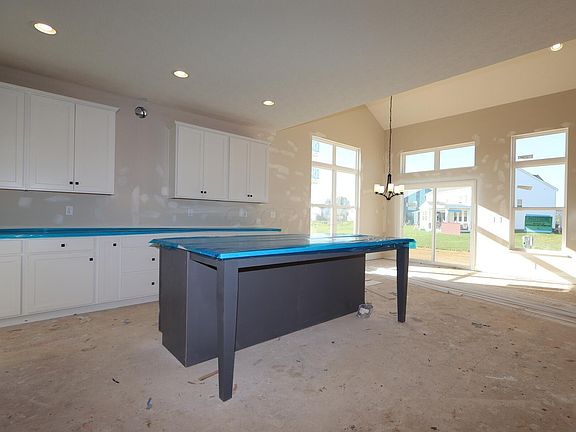 4th image of 1528 Maple Heights Dr