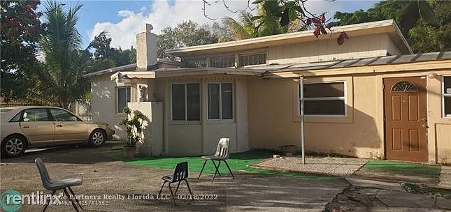 2nd image of 2999 NW 96th St