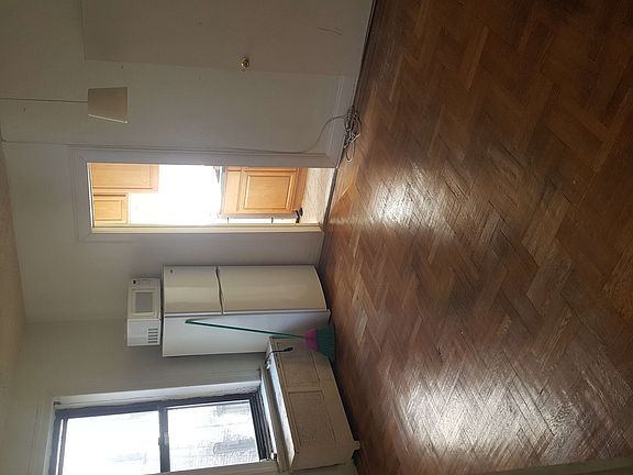 4th image of 2110 Westbury Ct APT 3O