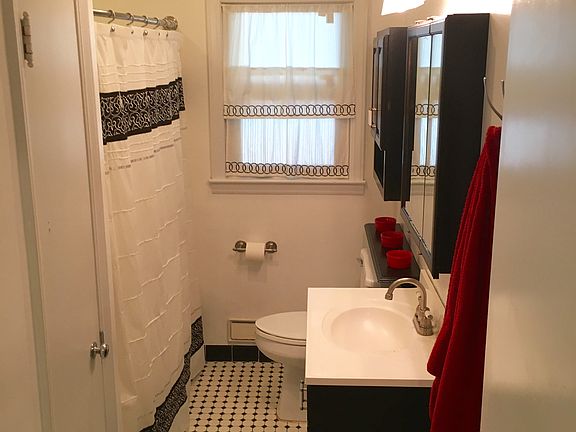 4th image of 4212 Berkshire Ave