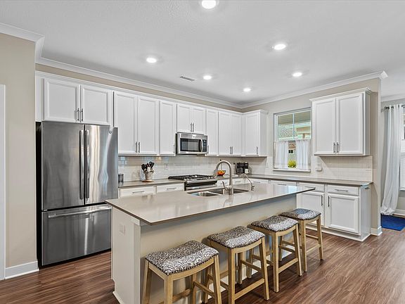 2nd image of 4954 E Amesbury Pl