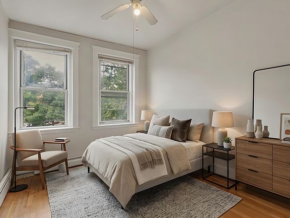 5th image of 1840 Commonwealth Ave #17B