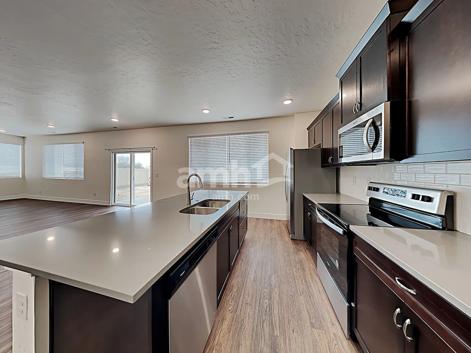 5 bed, 3.0 bath, 2651 sqft, $3,250 — Photo 3