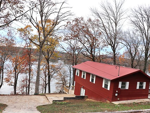 2nd image of 386 River Terrace Dr