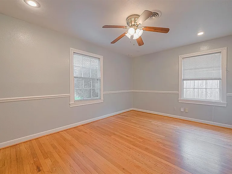 306 Graceland St — Photo 25