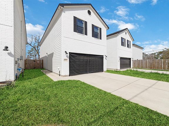 2nd image of 8723 Compton St