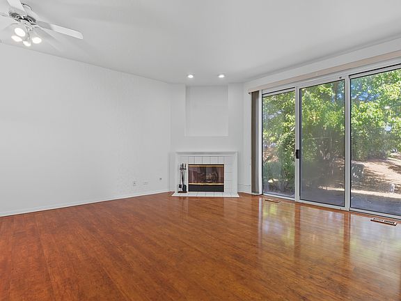 5th image of 519 Woodcrest Dr #519