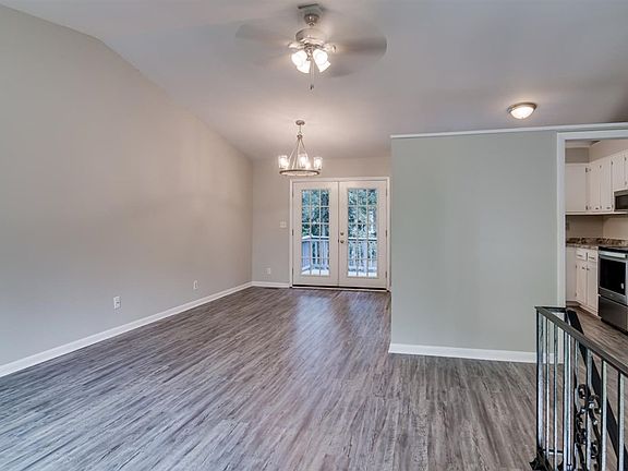 4th image of 601 San Salvador Dr