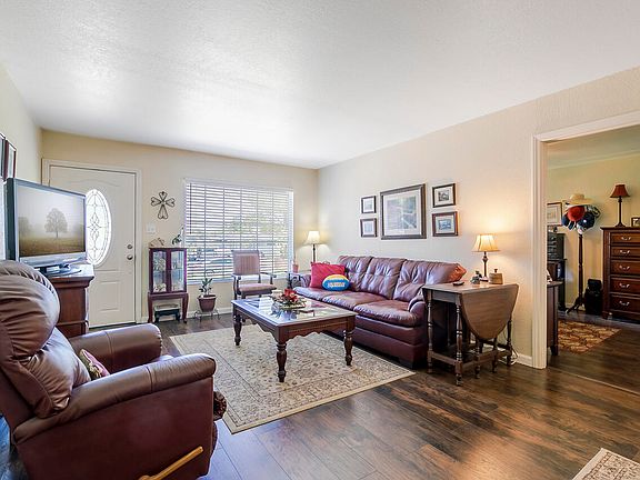3rd image of 1132 W Avenue J6