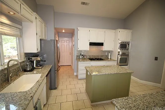 379 Brookside Dr — Photo 5