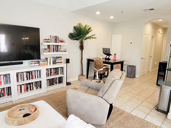 3rd image of 122 E Bahama St #4