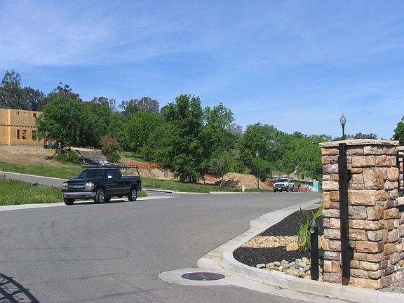 3rd image of 2030 Zinfandel Ct