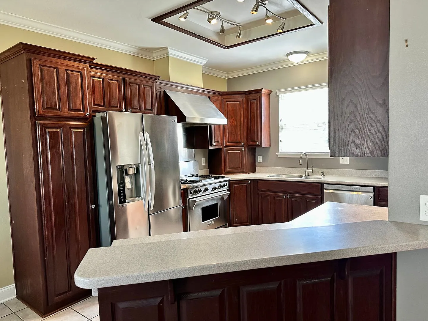 Spacious 3-Bedroom 2-Bathroom Brick Home — Photo 3