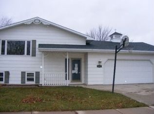 804 E Greenfield Dr, Little Chute, WI 54140