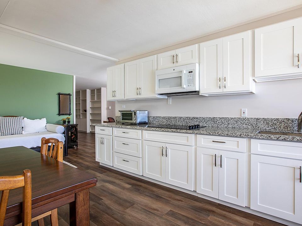 Dining Area and daybed