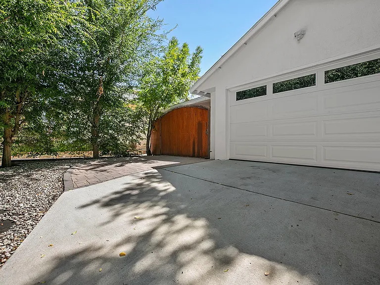 4949 San Feliciano Dr — Photo 21