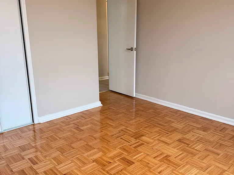 2340 Park Towers Ave — Photo 12