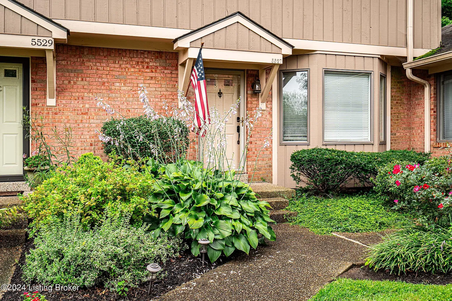 5527 Forest Lake Dr photo 1