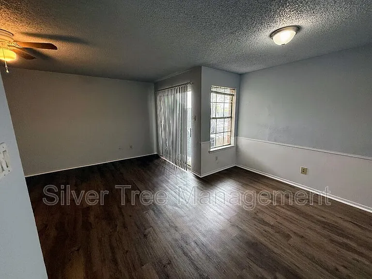 4820 Wellesley Ave #A — Photo 4