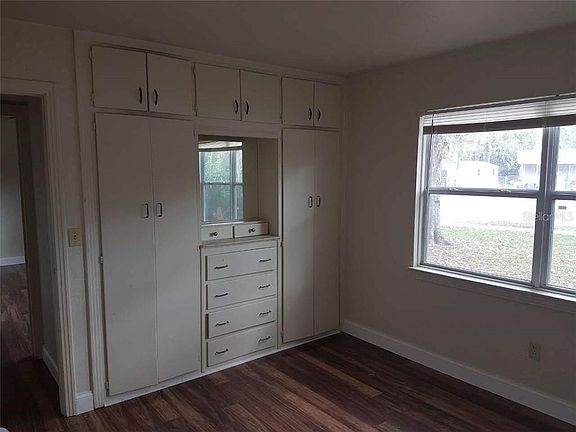 4th image of 1308 Locust Ave