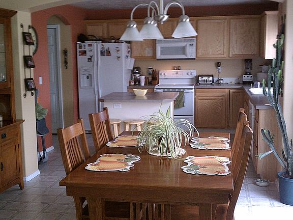 3rd image of 2824 S Royal Meadows Dr