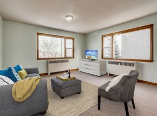 2039 26th Ave SW #10, Calgary, AB T2T1E5