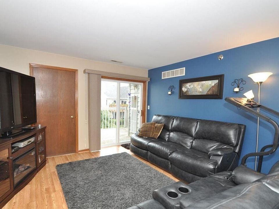1st image of N25W24037 River Park Dr