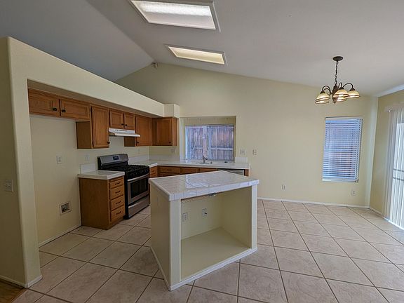 4th image of 18965 Applewood Way